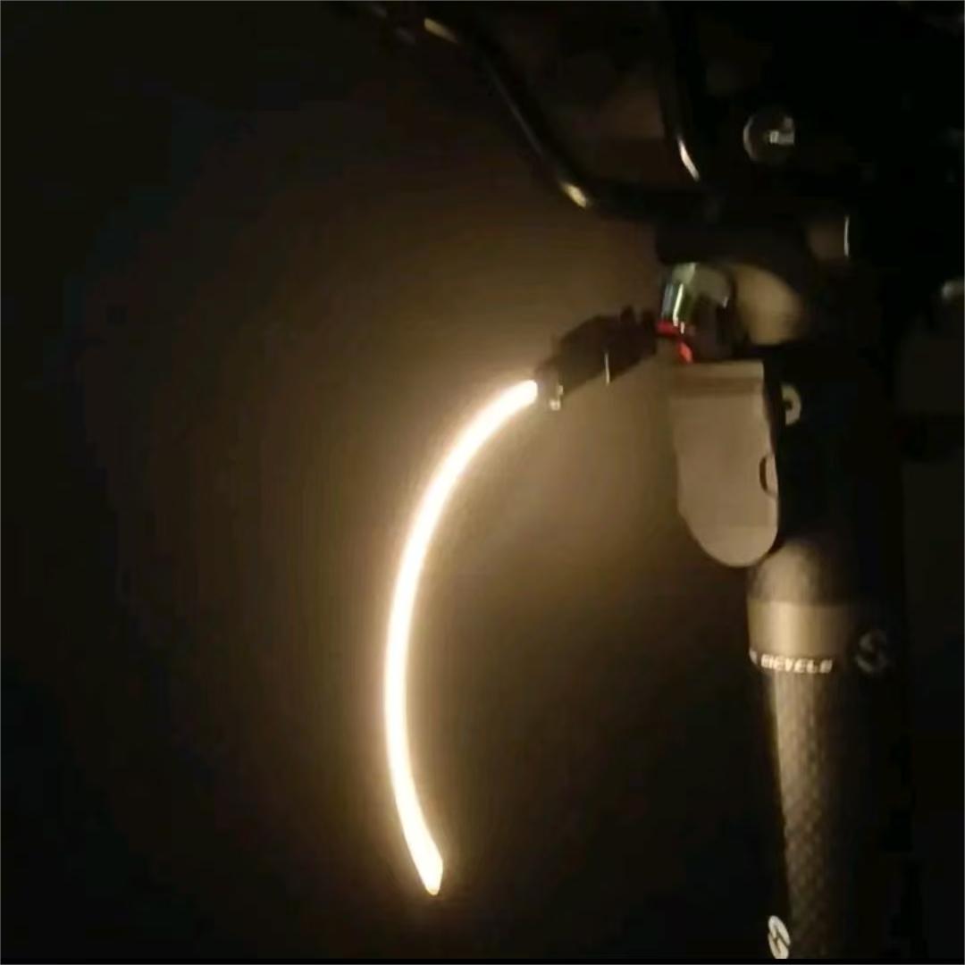 ECM new bicycle soft filament taillight, compact and easy to install, available in a variety of colors